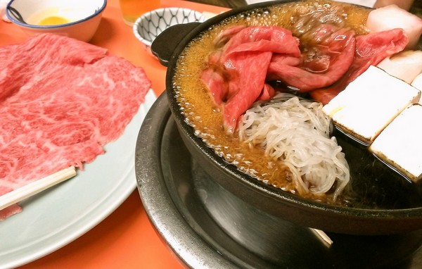 浅草ひさご通りの老舗なすき焼き屋さん