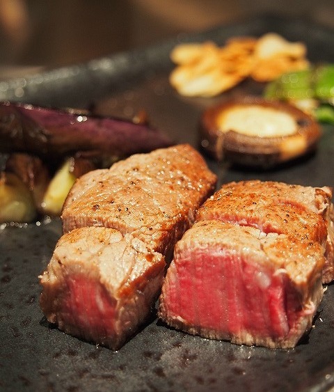 ラグジュアリーな銀座感じる高級店・鉄板焼きほたる